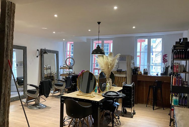 Peintre Capbreton, Peintre Hossegor, Peinture Capbreton, Peinture Hossegor, Ravalement de façade Capbreton, Ravalement de façade Hossegor, Rénovation intérieure Capbreton, Rénovation intérieure Hossegor, Travaux de peinture Capbreton, Travaux de peinture Hossegor